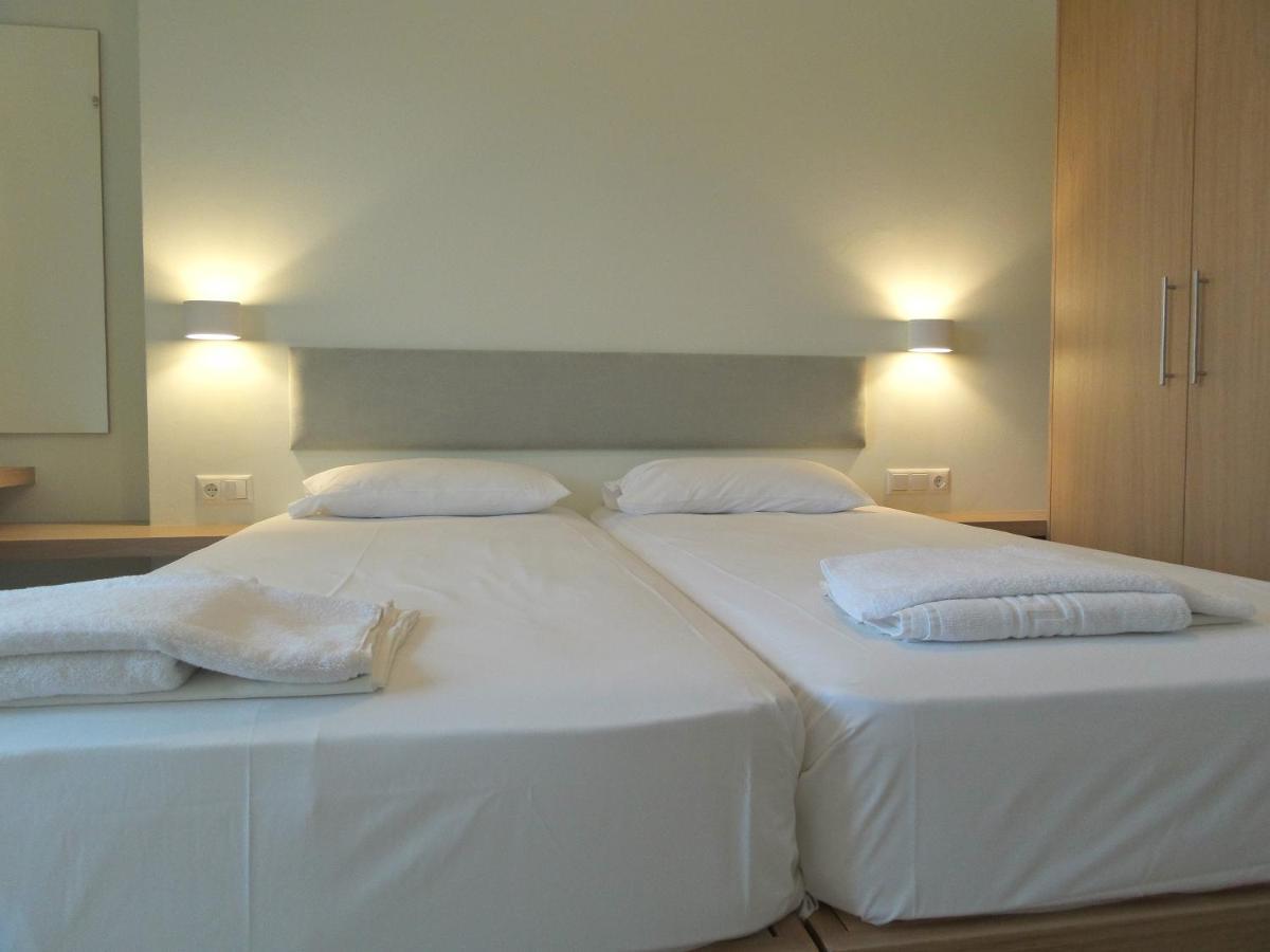 Neapolis Apartments Palaiochora Ngoại thất bức ảnh