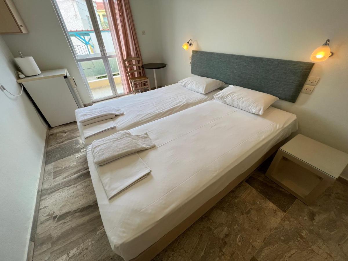 Neapolis Apartments Palaiochora Ngoại thất bức ảnh