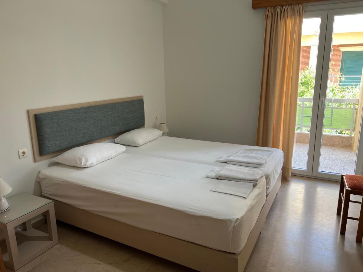 Neapolis Apartments Palaiochora Ngoại thất bức ảnh