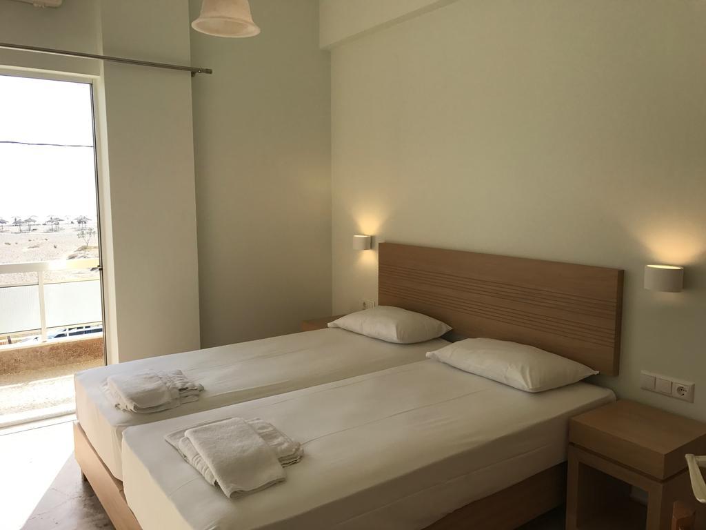 Neapolis Apartments Palaiochora Ngoại thất bức ảnh